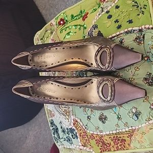 BCBGirls Gently Worn Point Toe Pump Sz 9 1/2